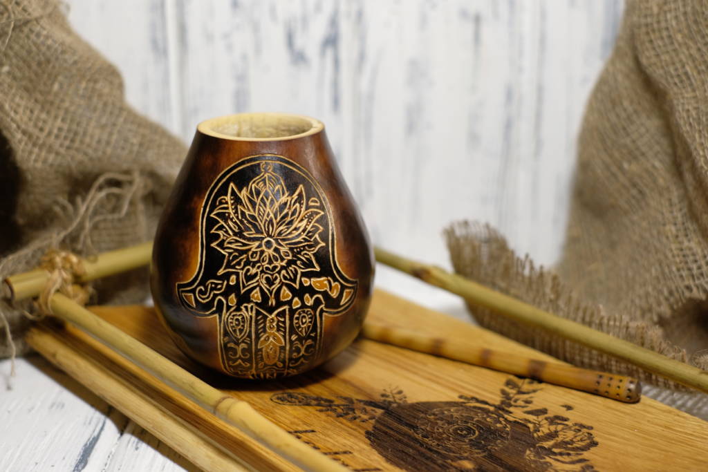 Нет ничего лучше, чем выпить Yerba Mate из натуральной тыквы ручной работы